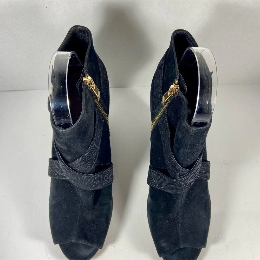 Vince Camuto women Suede wedges 8.5 Peep Toe Wedge Booties Black Gold Buckle 8.5
